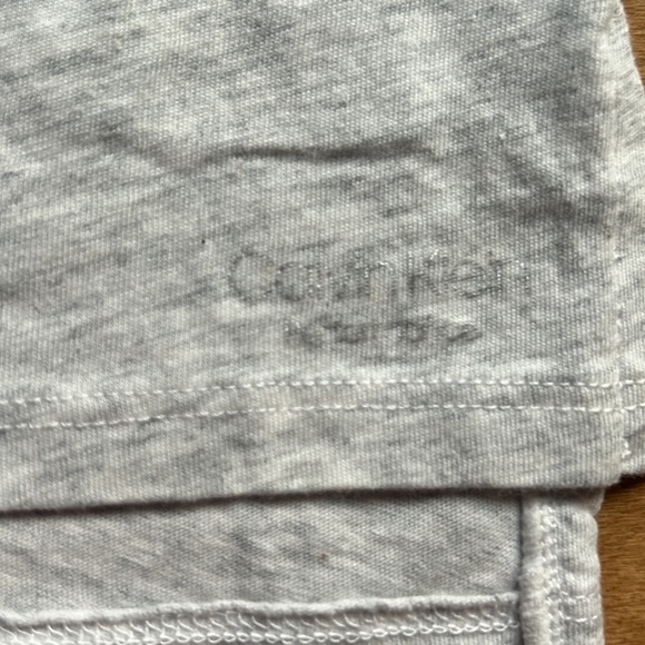 Calvin Klein Cropped T-Shirt - Picture 2 of 4